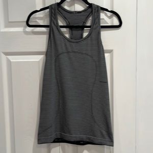 ❤️SOLD❤️Lululemon Athletica Black and White striped Run Swiftly Tank Top